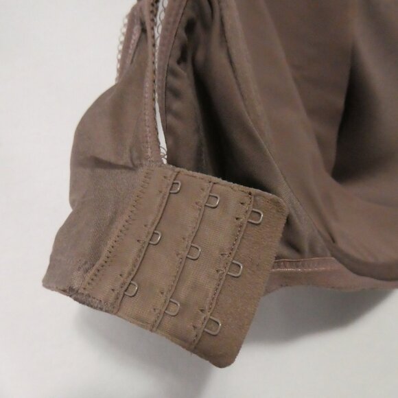 WACOAL | 42 DD | Elegant Taupe Contoured Bra | Removeable Padding Not Included - Picture 14 of 15